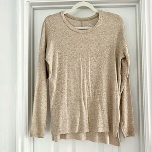 ♥️ American Eagle Soft & Sexy Cream Oatmeal Sweater